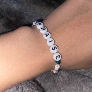 Praise bracelet